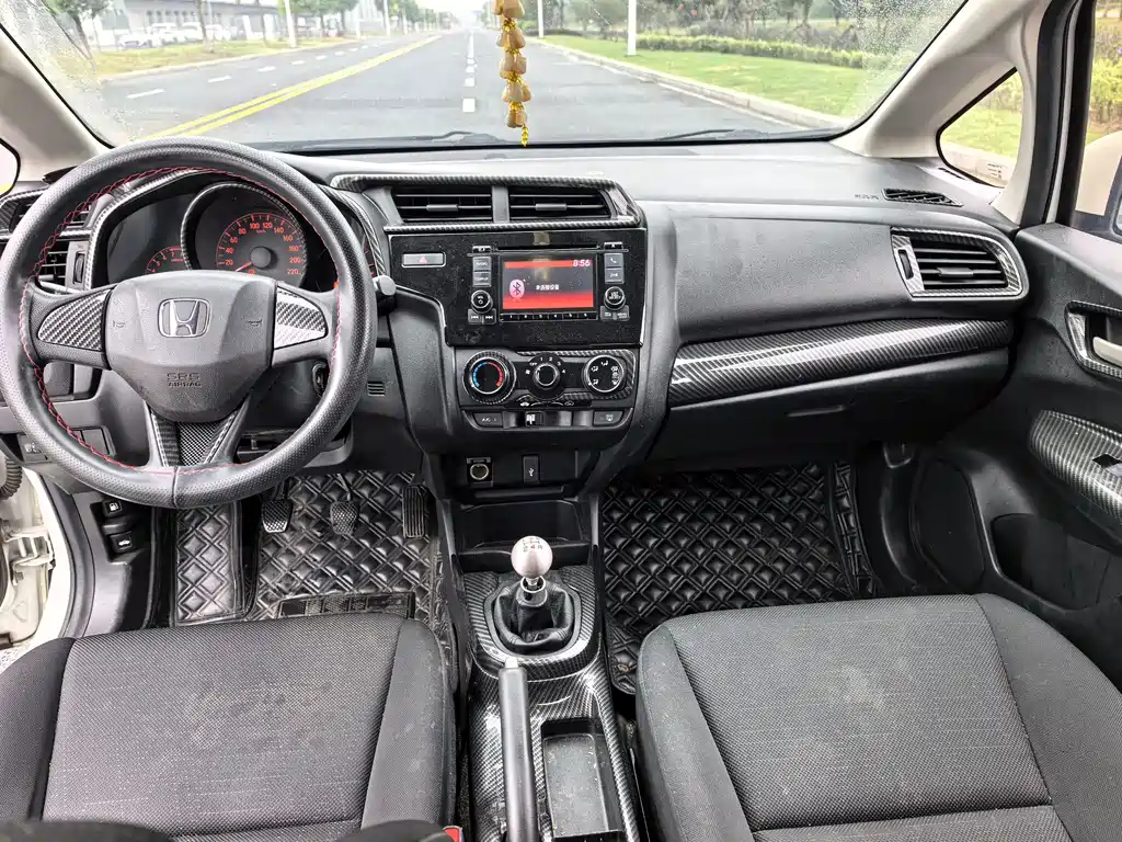 Honda Fit — фото 9