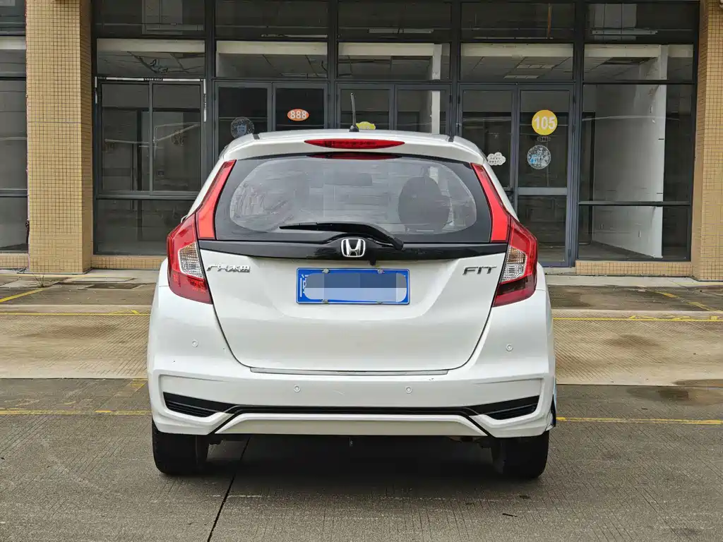 Honda Fit — фото 4