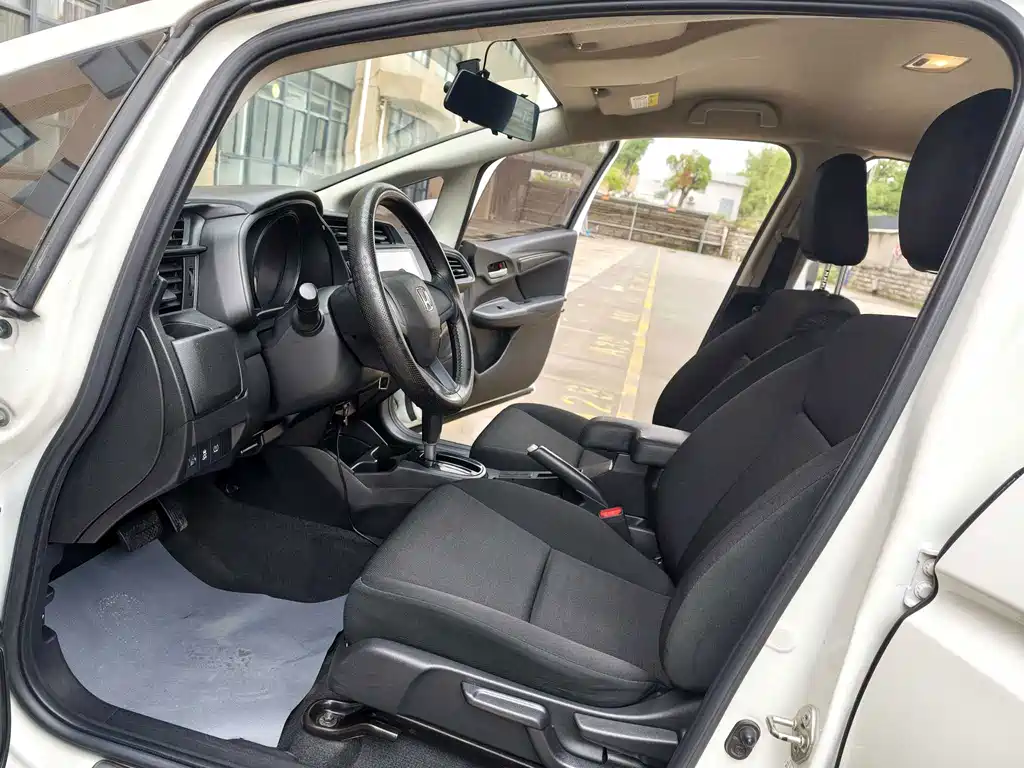 Honda Fit — фото 6