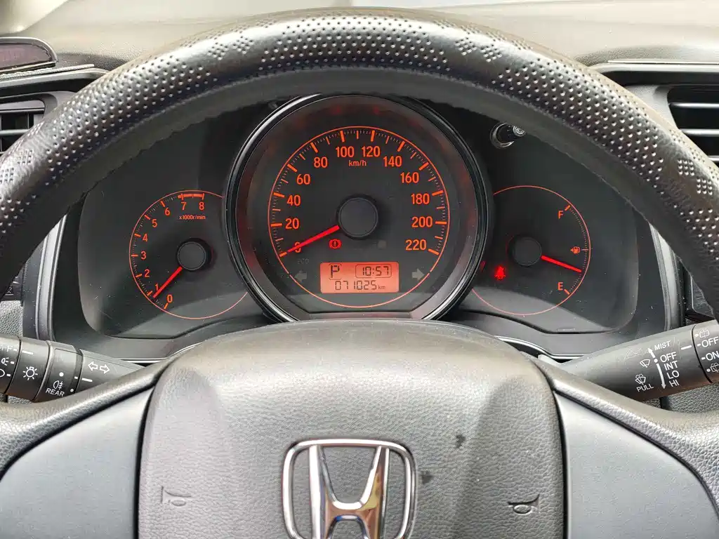 Honda Fit — фото 8