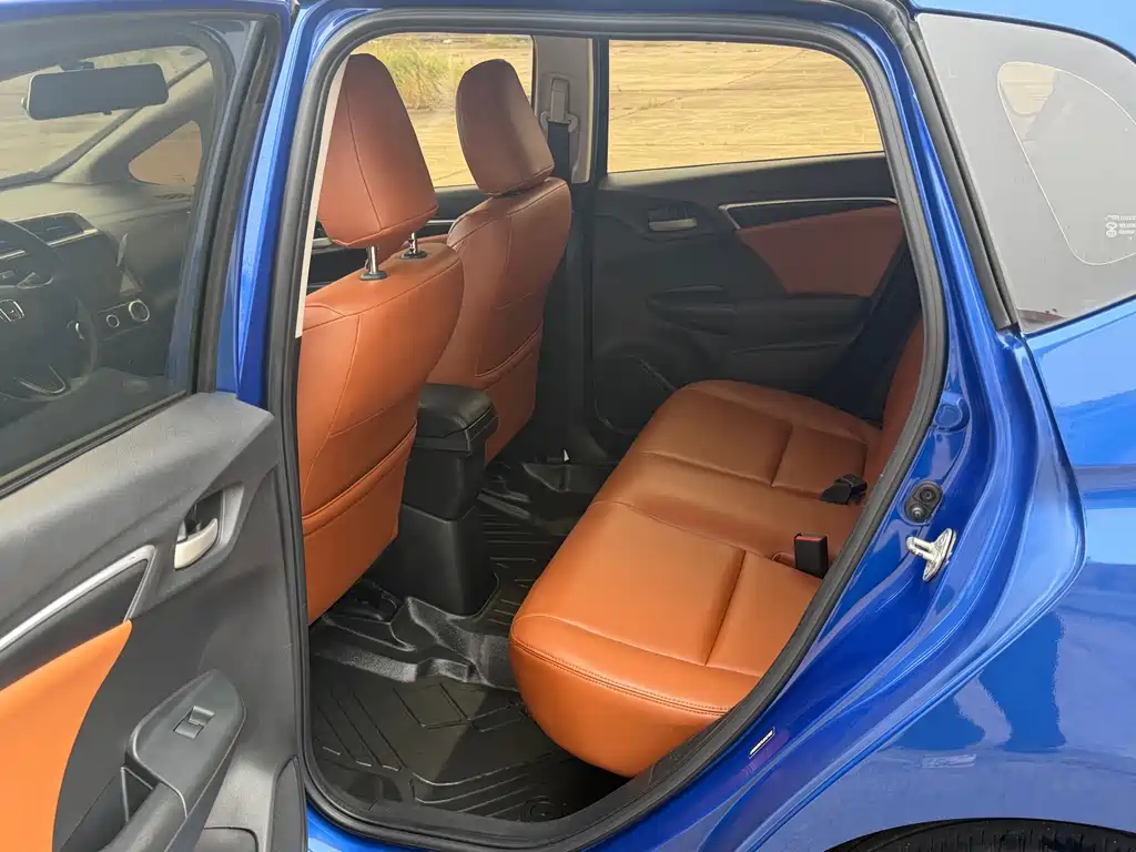 Honda Fit — фото 11