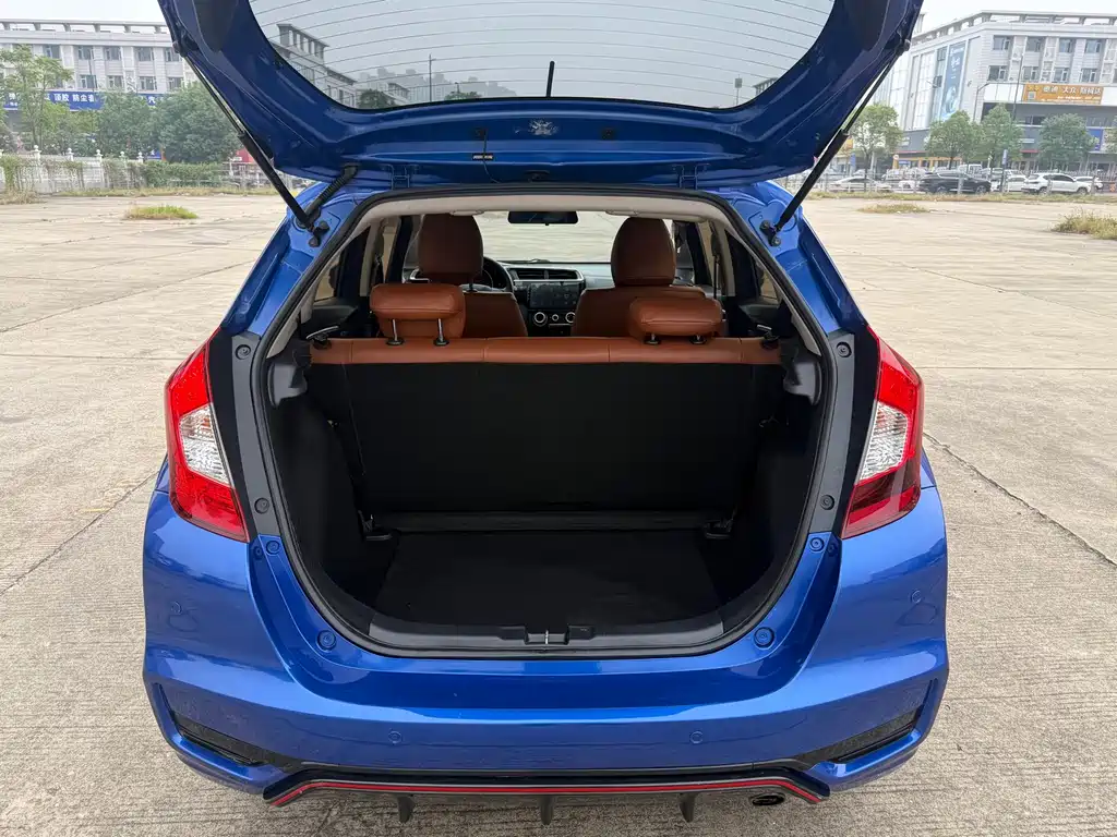 Honda Fit — фото 17