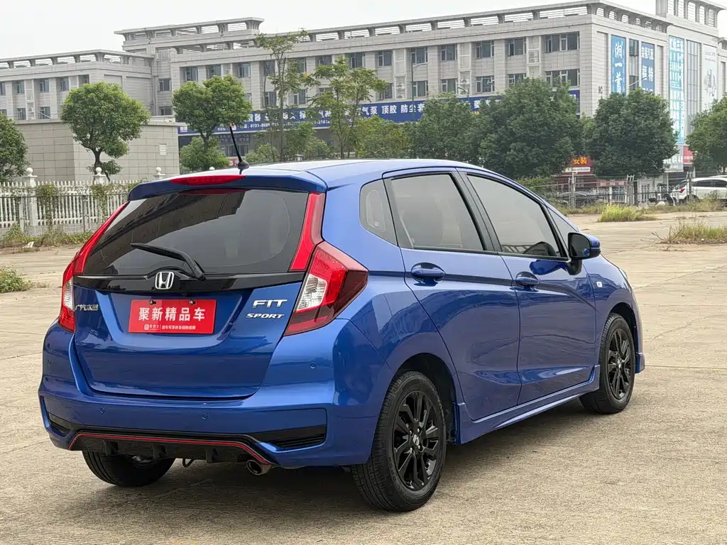 Honda Fit — фото 4