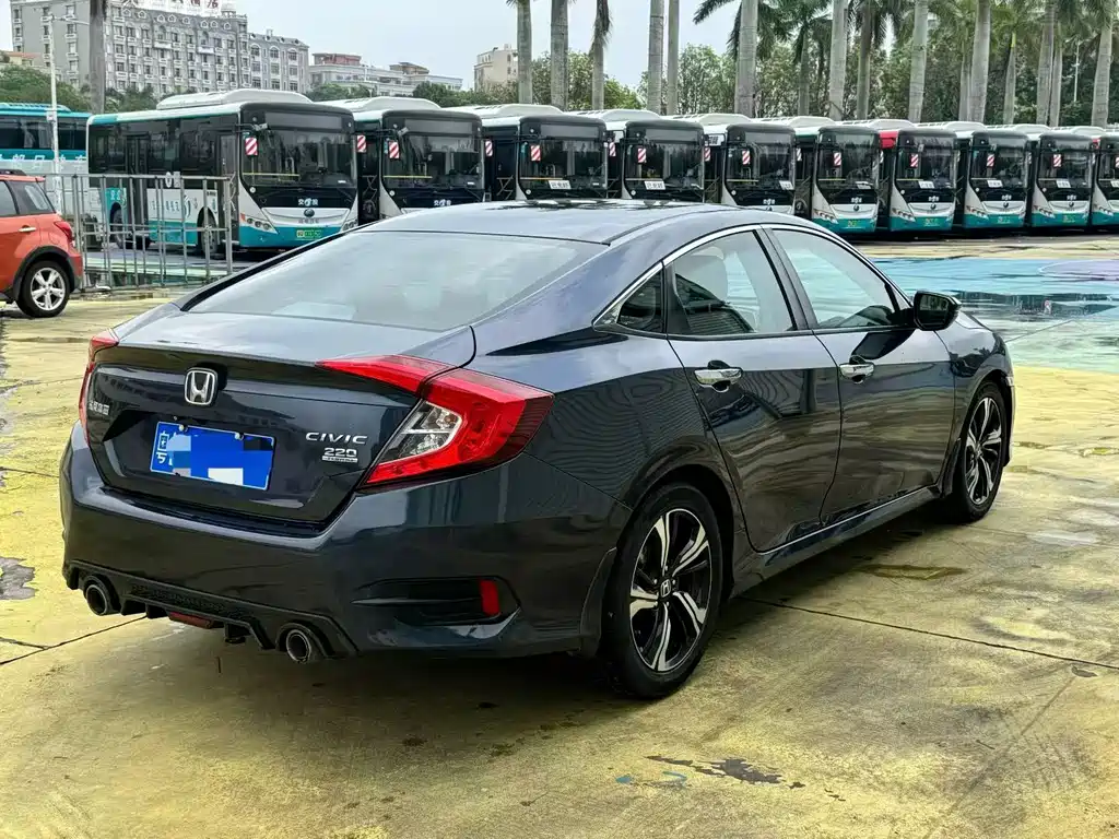 Honda Civic — фото 7