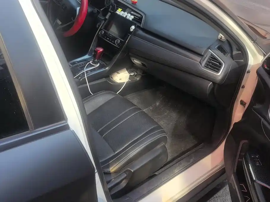 Honda Civic — фото 8