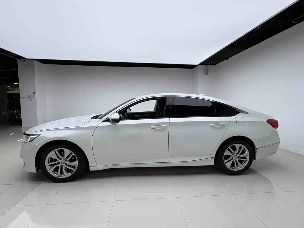 Honda Accord — фото 13