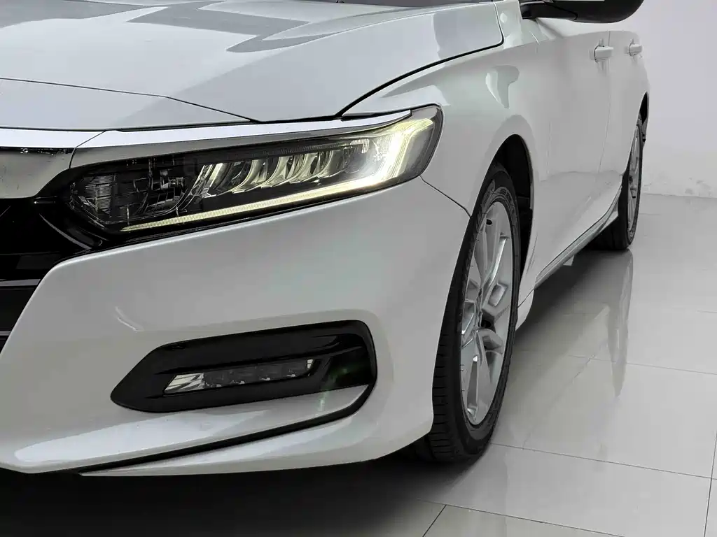 Honda Accord — фото 4