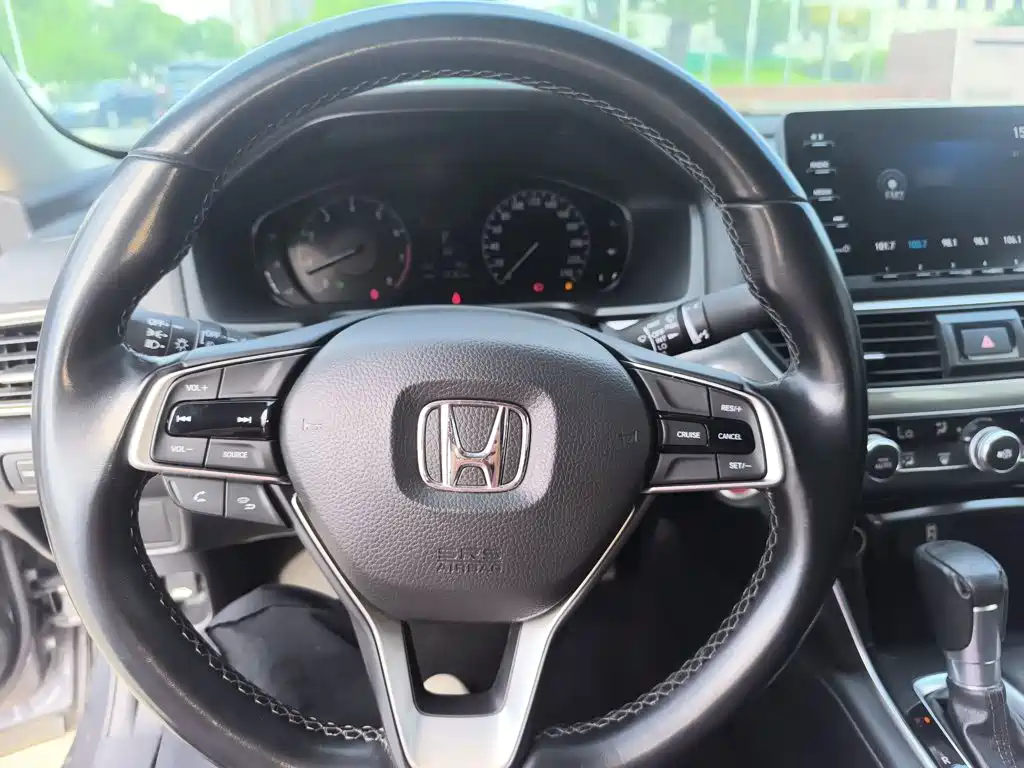 Honda Accord — фото 3