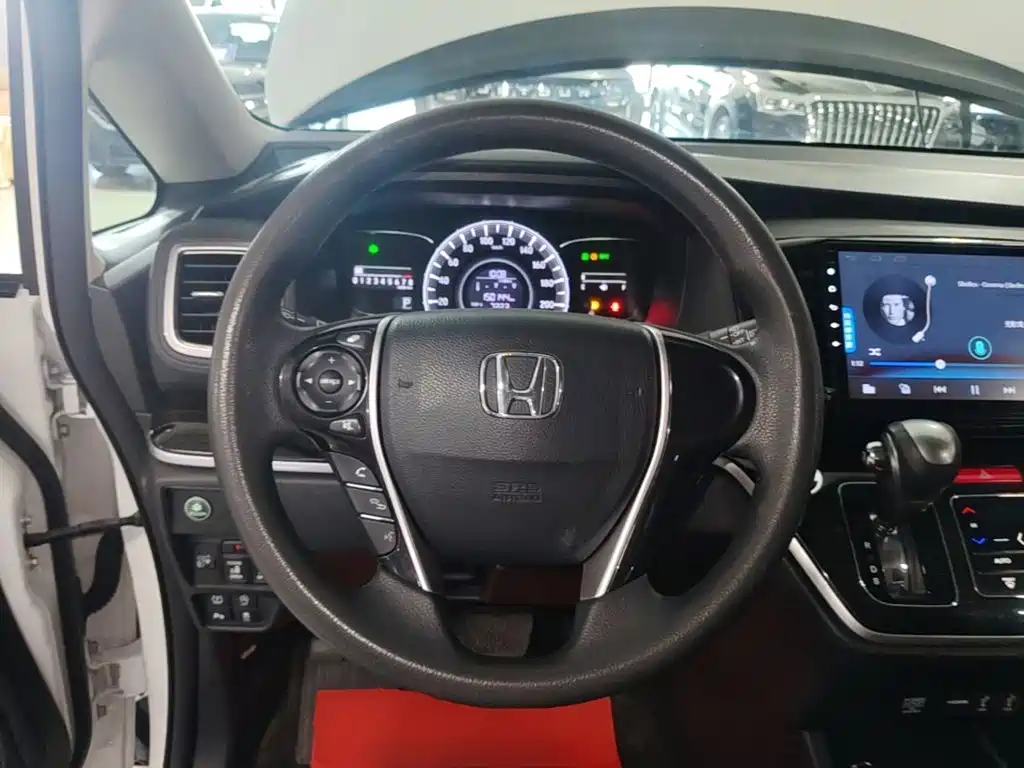 Honda Odyssey — фото 11