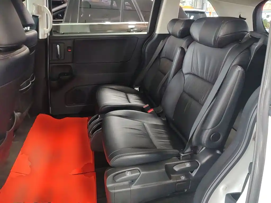 Honda Odyssey — фото 17