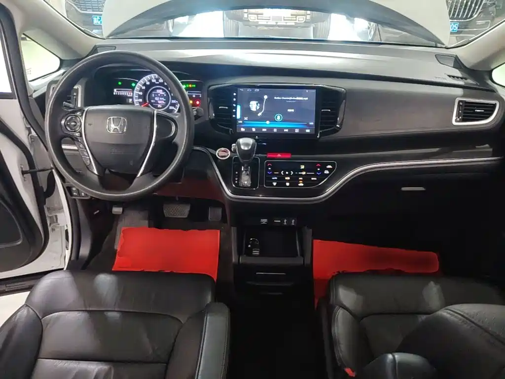 Honda Odyssey — фото 10