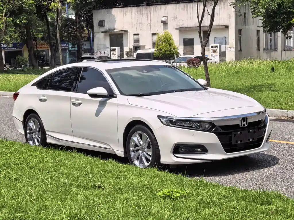 Honda Accord — фото 4
