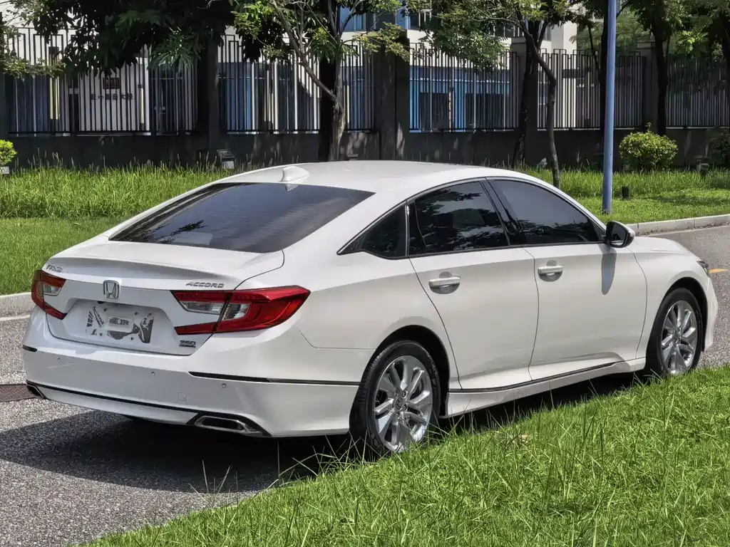 Honda Accord — фото 5