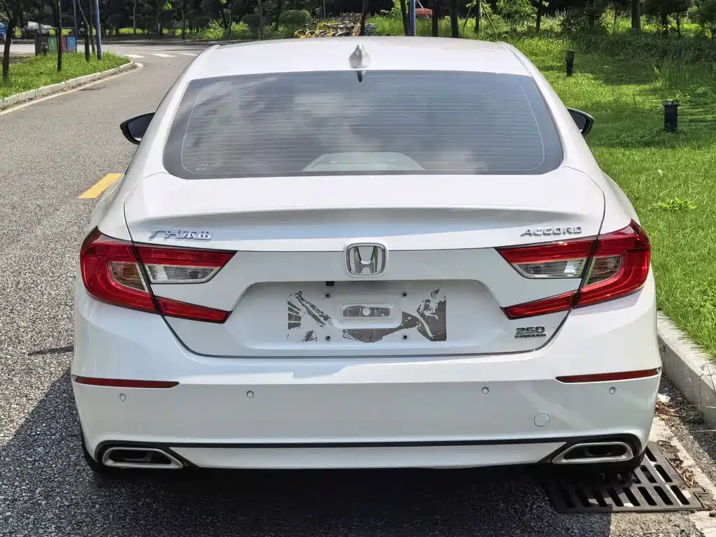 Honda Accord — фото 6