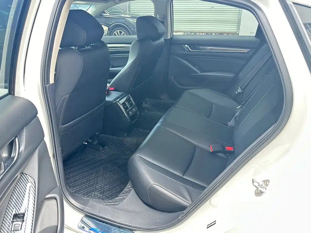 Honda Accord — фото 5