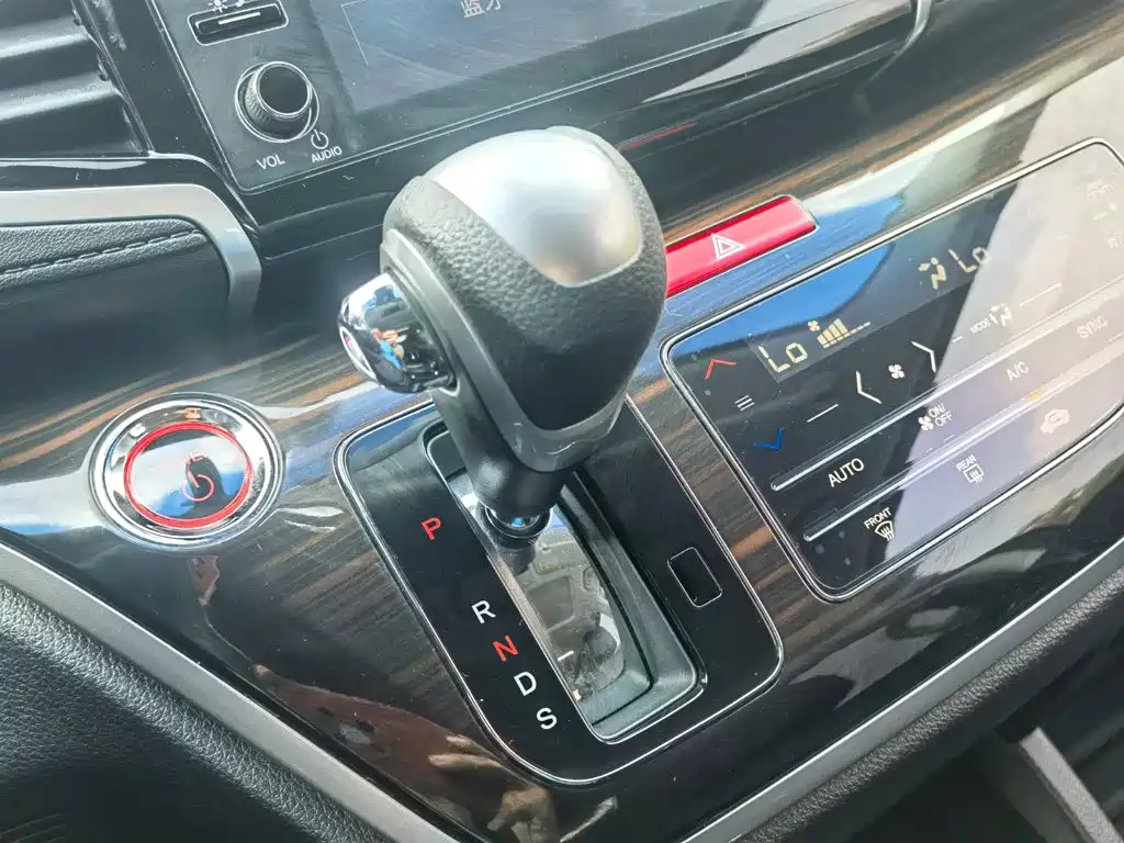 Honda Odyssey — фото 14
