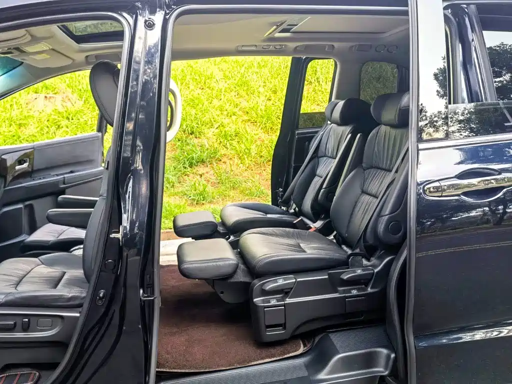 Honda Odyssey — фото 10