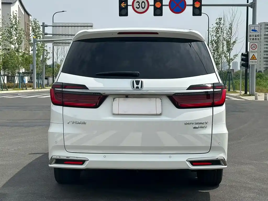 Honda Odyssey — фото 7