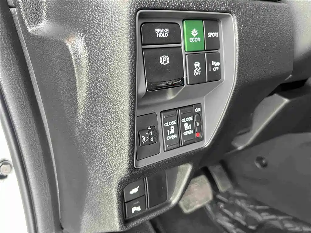 Honda Odyssey — фото 17