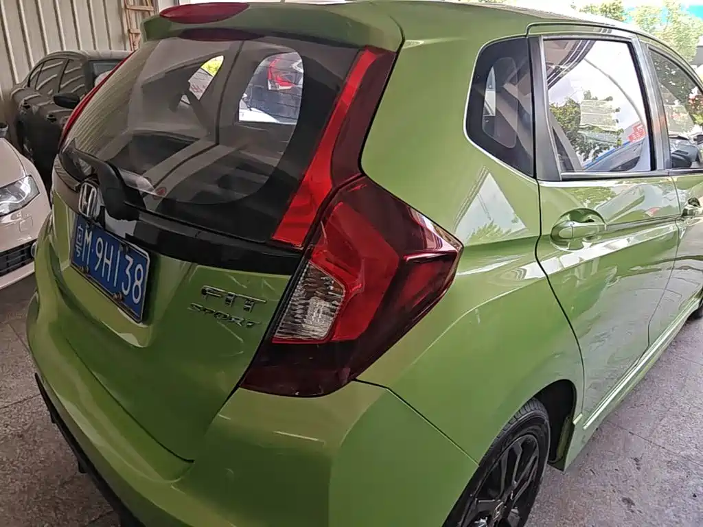 Honda Fit — фото 8