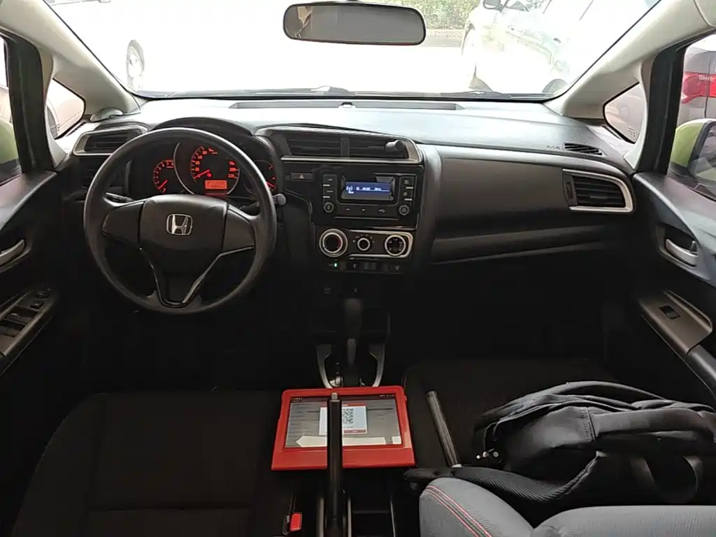 Honda Fit — фото 10