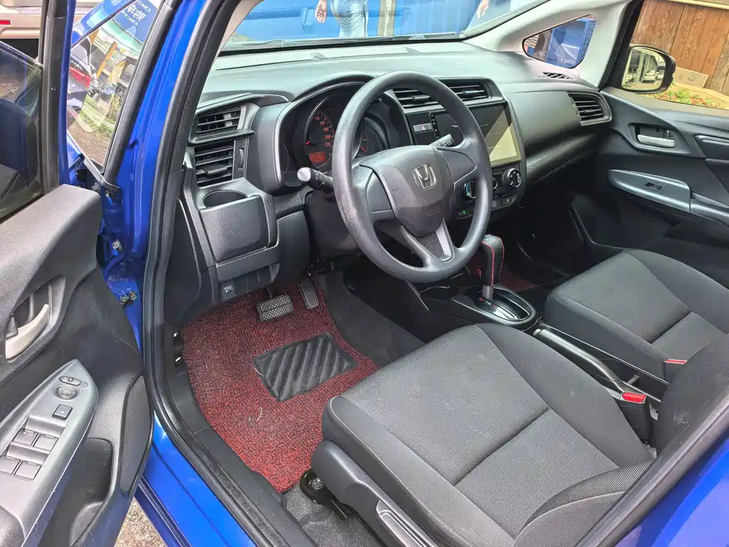 Honda Fit — фото 4