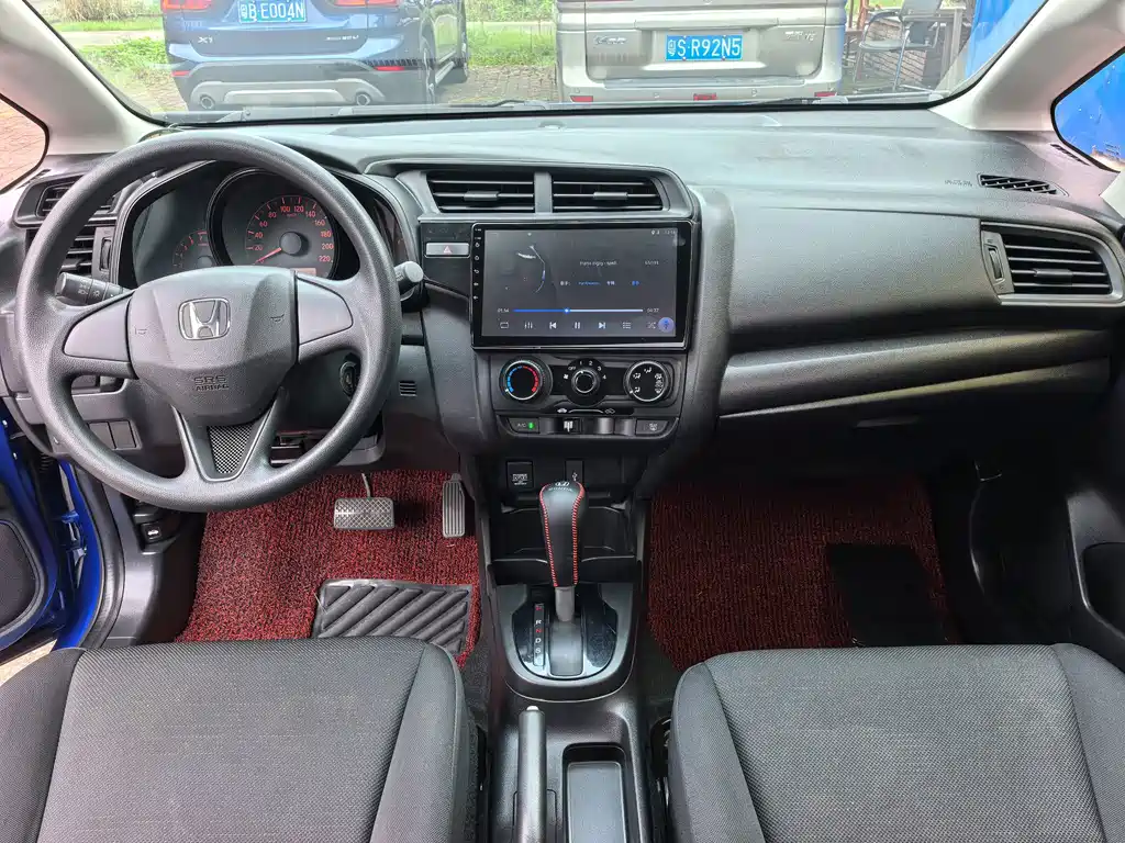 Honda Fit — фото 5