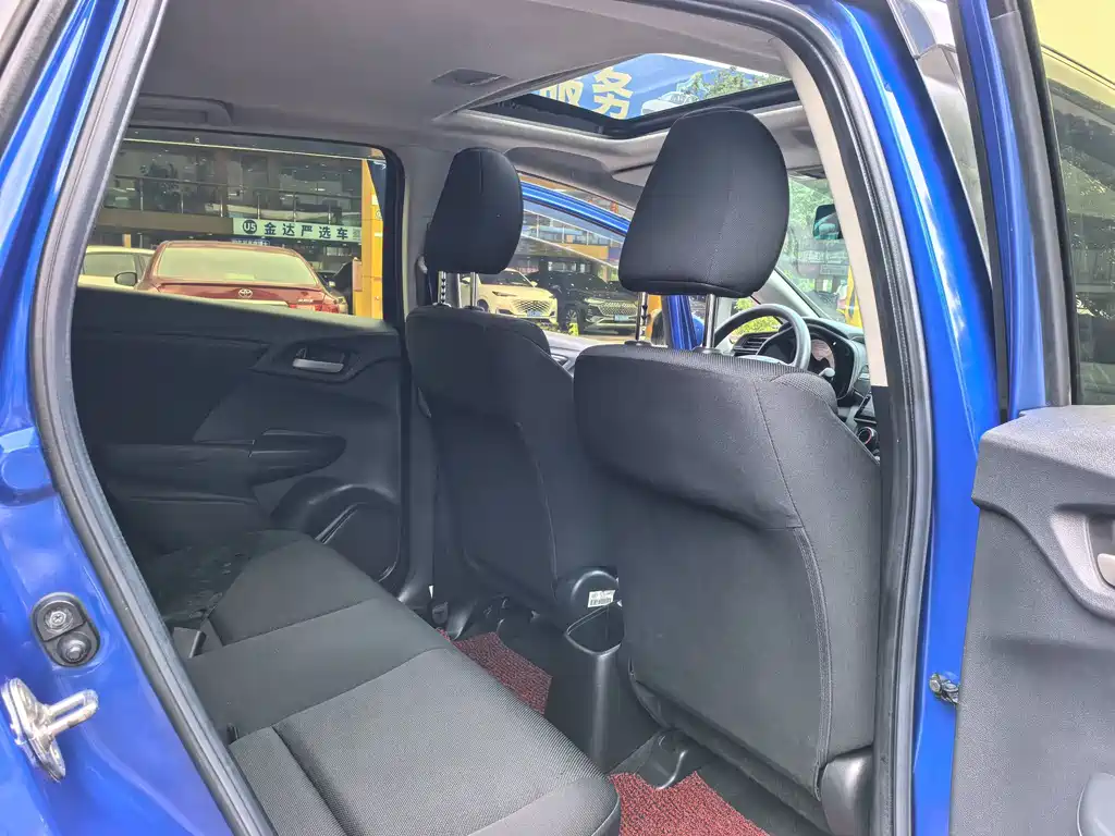 Honda Fit — фото 8