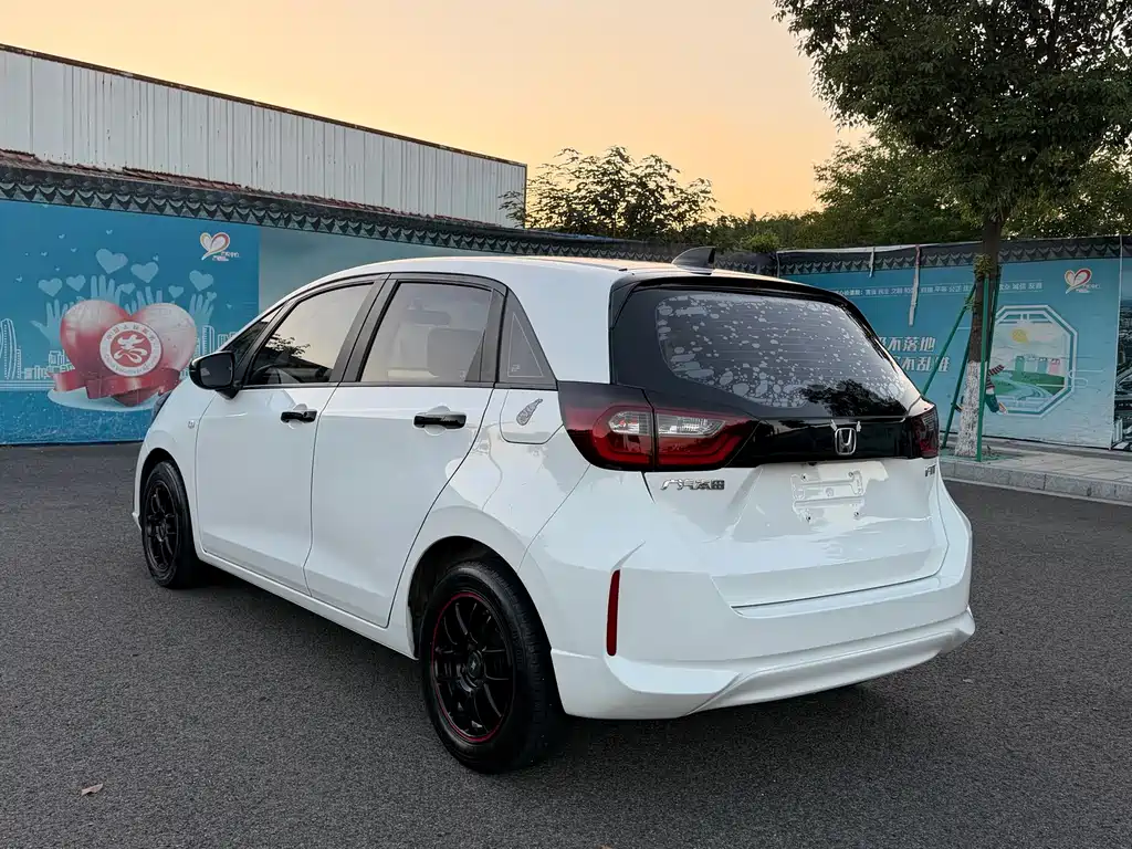 Honda Fit — фото 4