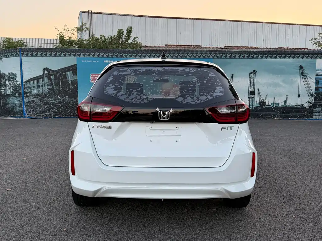 Honda Fit — фото 5