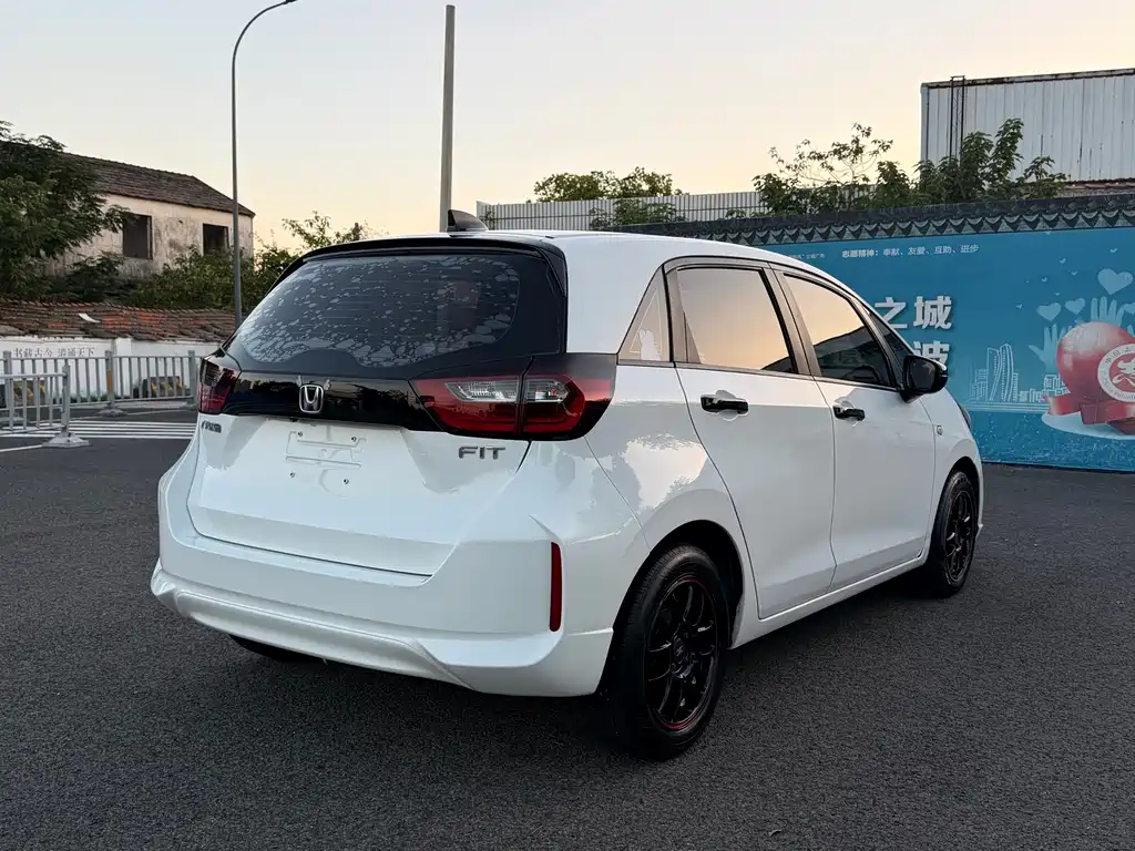 Honda Fit — фото 6