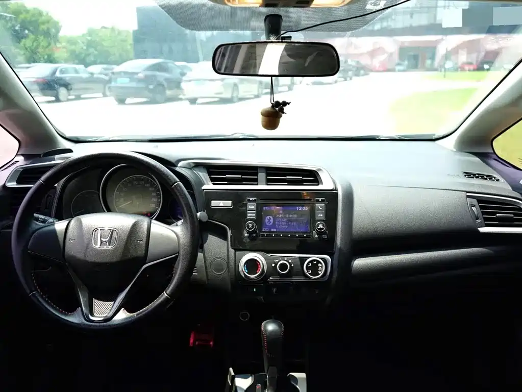 Honda Fit — фото 7