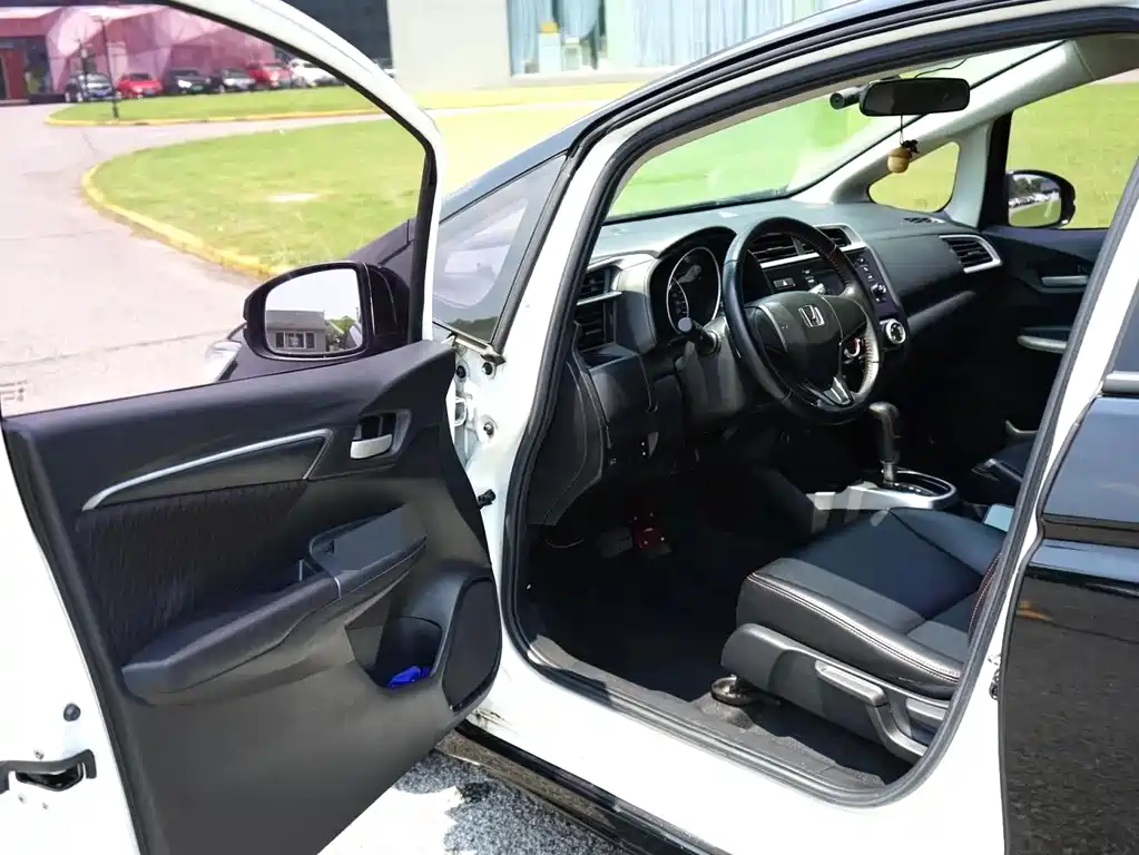 Honda Fit — фото 9