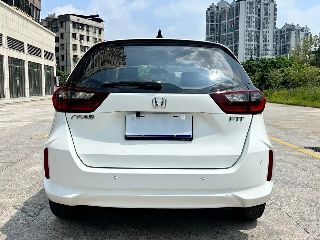 Honda Fit — фото 8