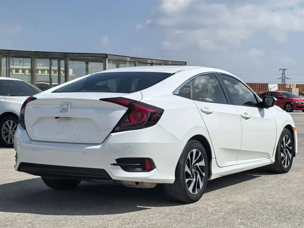 Honda Civic — фото 4
