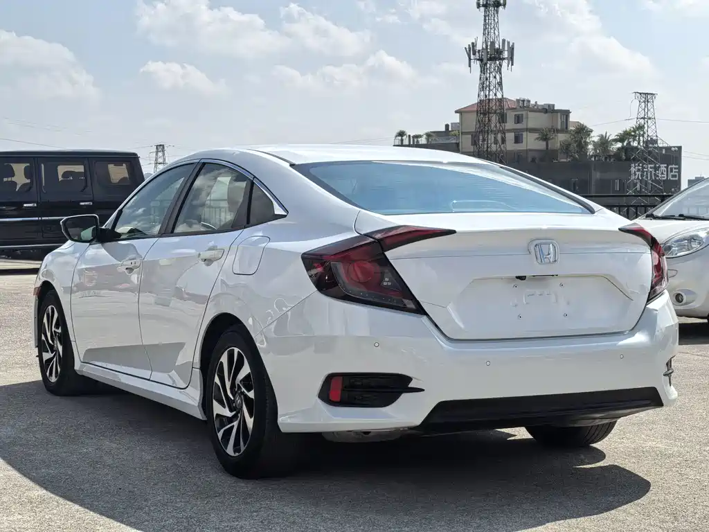 Honda Civic — фото 6