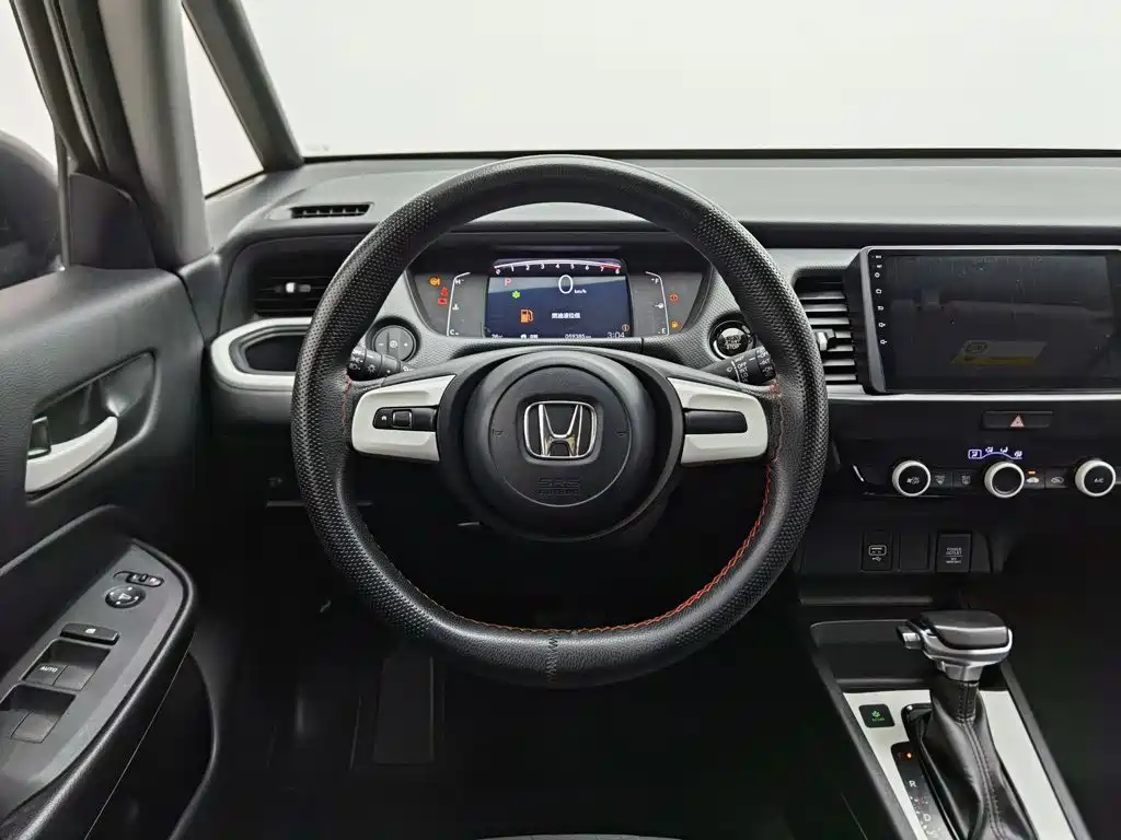 Honda Fit — фото 11