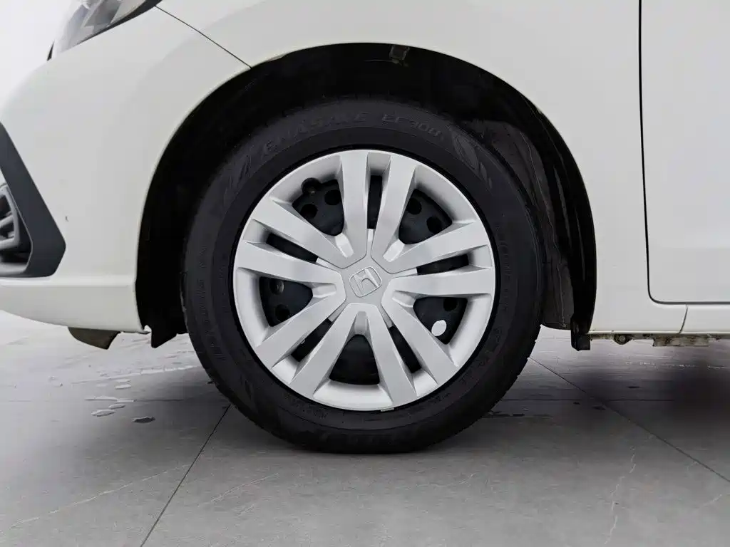 Honda Fit — фото 17