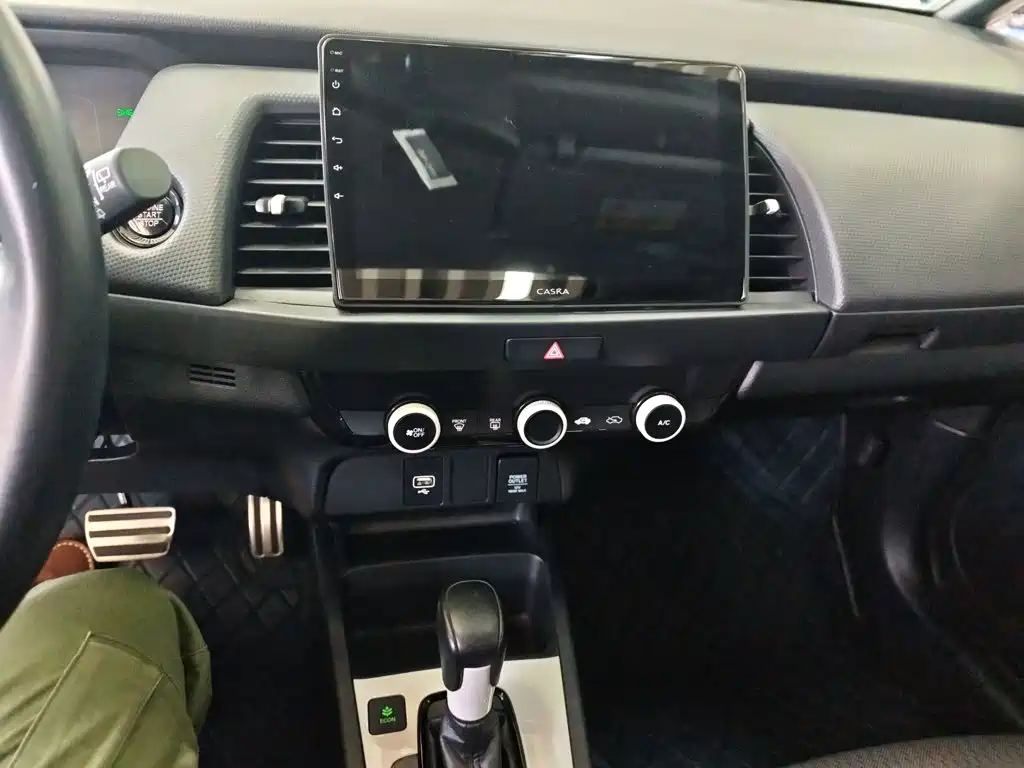 Honda Fit — фото 8