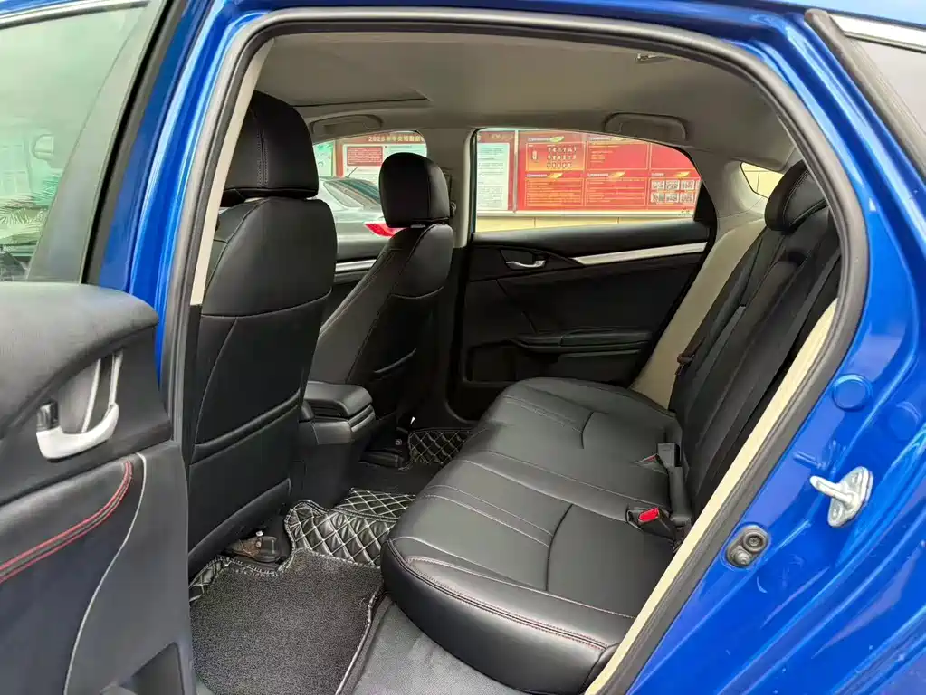 Honda Civic — фото 11