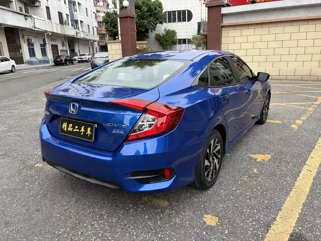 Honda Civic — фото 5