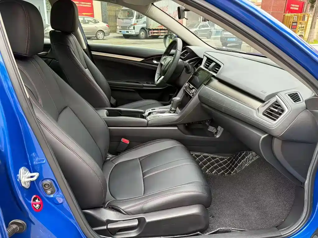 Honda Civic — фото 10