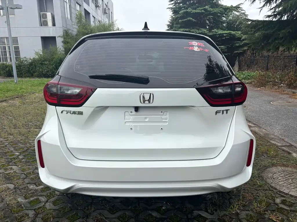 Honda Fit — фото 5