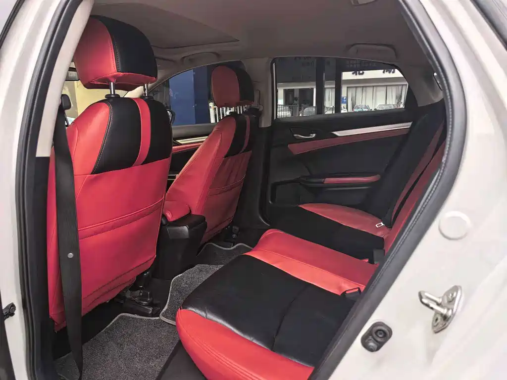 Honda Civic — фото 7