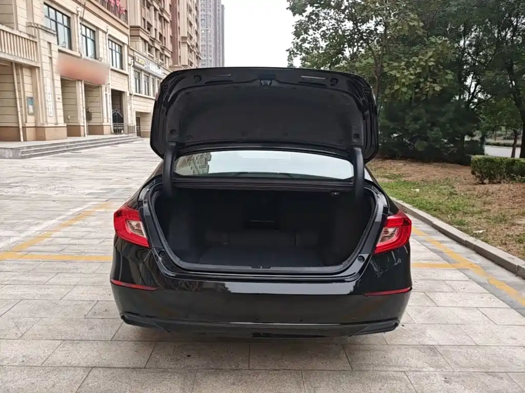 Honda Accord — фото 19