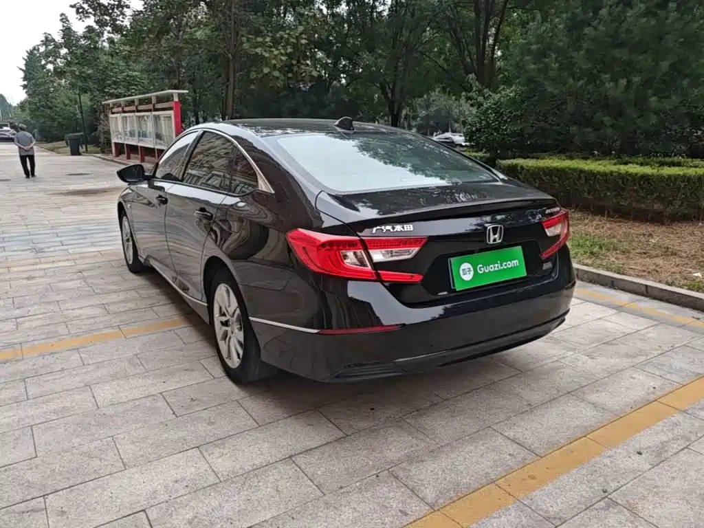 Honda Accord — фото 5