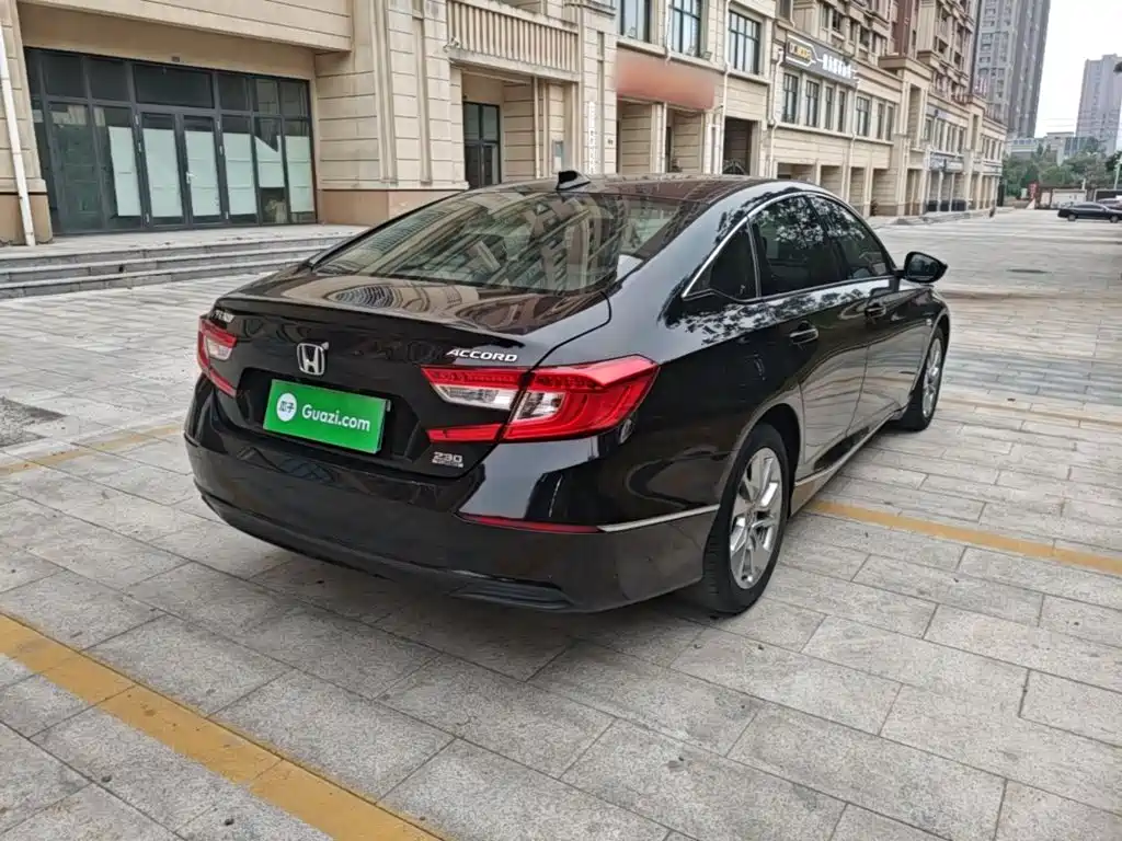 Honda Accord — фото 7