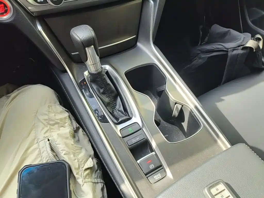 Honda Accord — фото 14