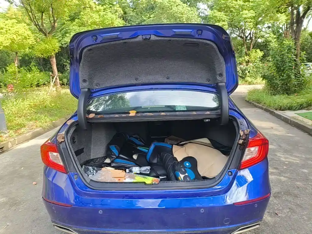 Honda Accord — фото 19