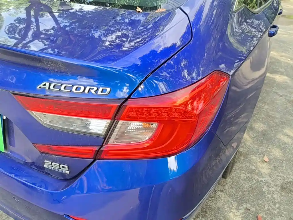 Honda Accord — фото 8